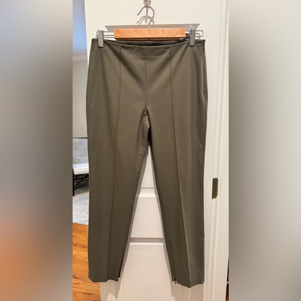 Theory khaki pants. Stretch fabric, side zipper, straight leg.
